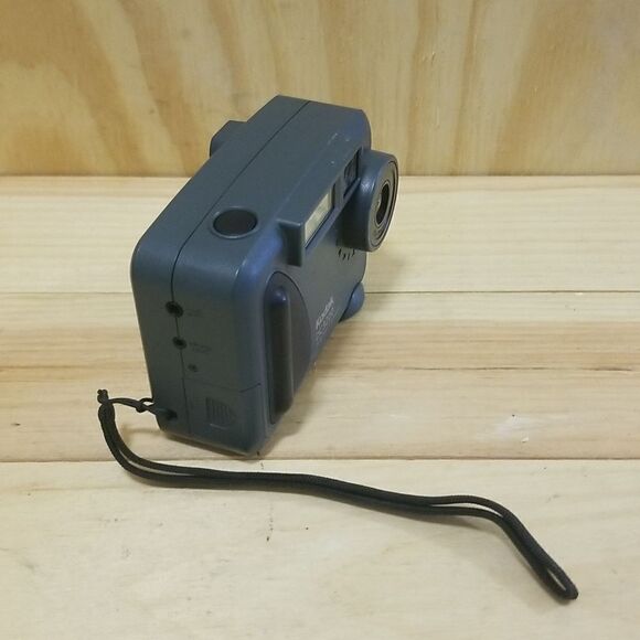 Vintage Kodak Digital Camera 1 Megapixel F3.6 Lens DC3200 - Picture 3 of 7